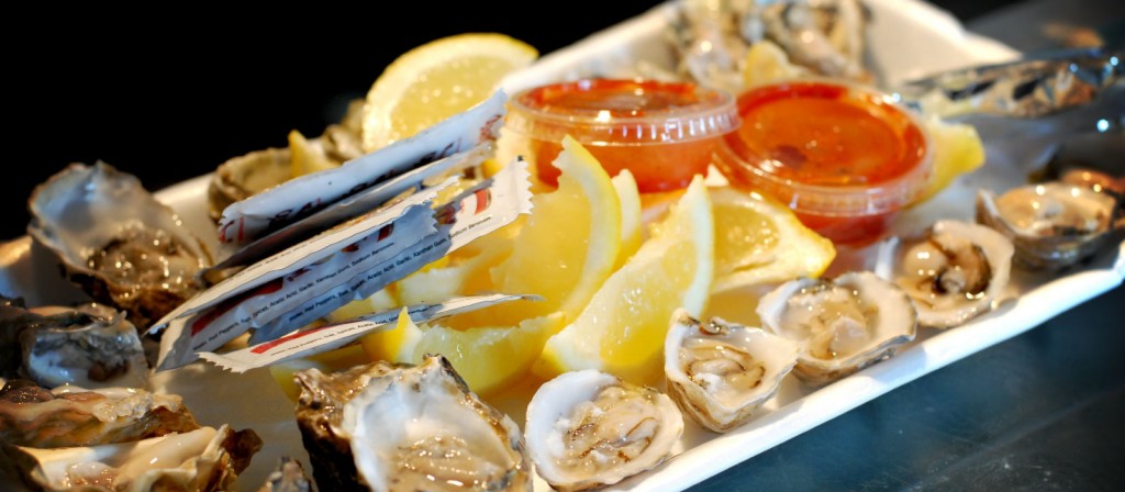 How to Eat Raw Oysters in Public with Confidence 